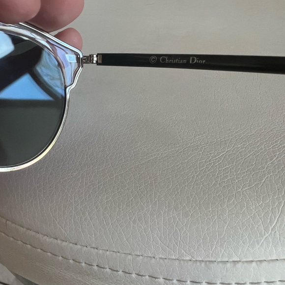 Christian Dior - Picture 4 of 5